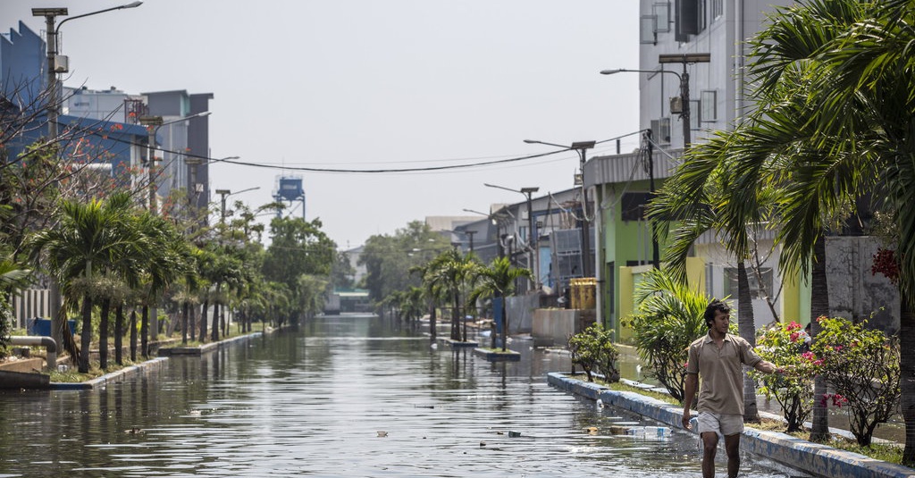 Banjir Rob Jakarta: 39 RT Terendam, Ketinggian Capai 80 Cm