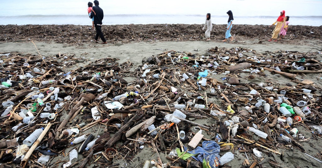 Semen Padang Kelola Sampah Laut jadi Minyak Jelantah