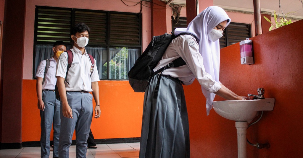 Jokowi Minta Seluruh Sekolah Di Banten Segera Gelar Ptm