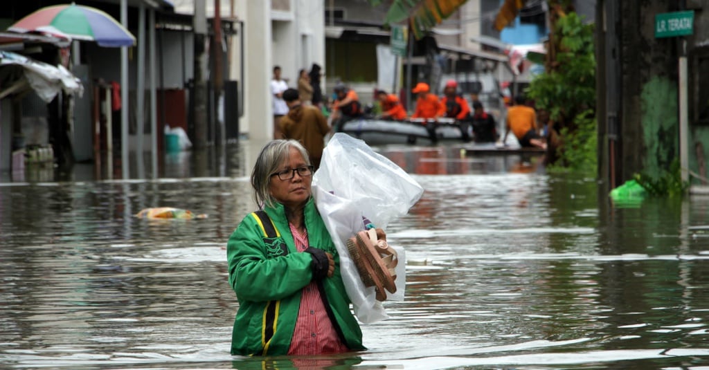 Banjir Sulsel: Ribuan Rumah Terendam, 1 Orang Meninggal & Hilang