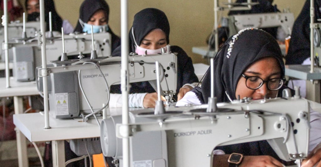 Kebijakan Pemerintah Dalam Perlindungan Tenaga Kerja