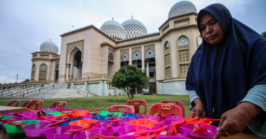 Kemenkes Pastikan Masyarakat Tak Dilarang Buka Puasa Bersama