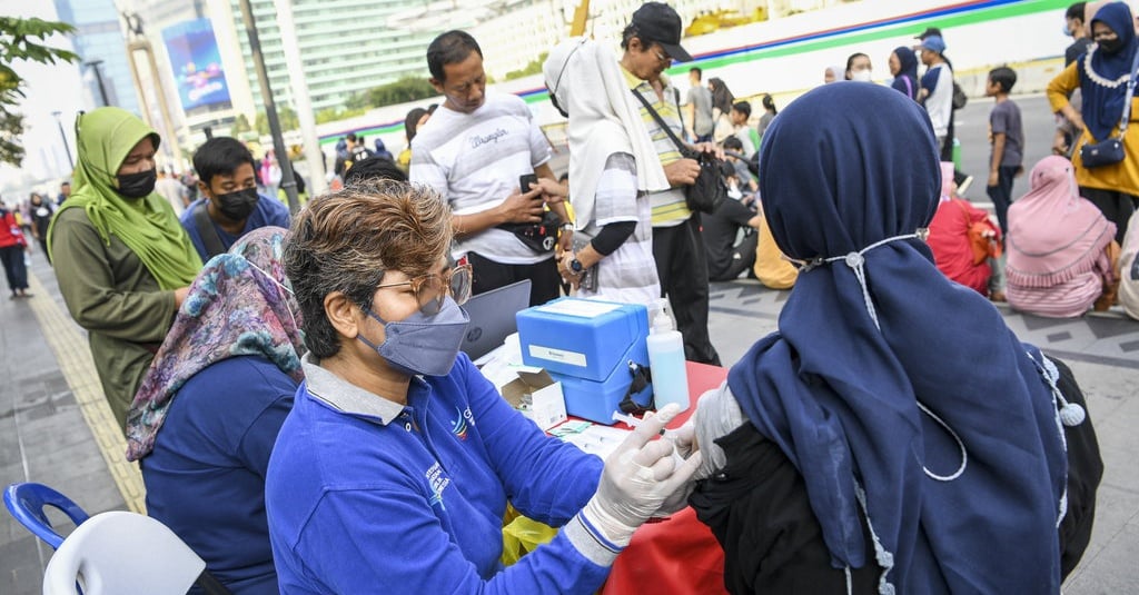 Kasus COVID-19 Turun dalam Sepekan, Meninggal Naik