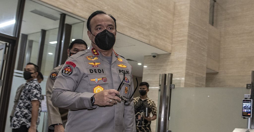 Polri Pulangkan Tiga Buronan Tersangka Judi Daring dari Kamboja