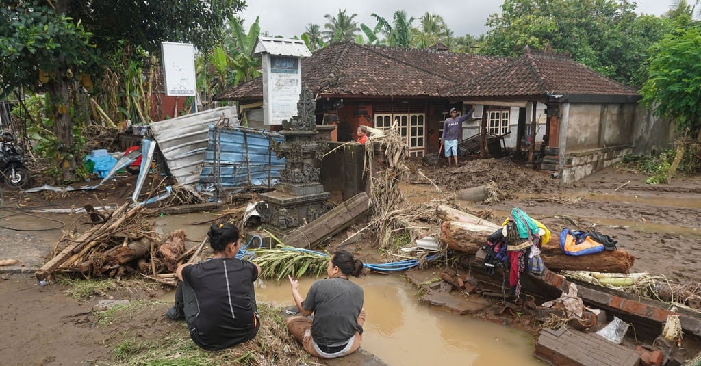 Gubernur Bali Jamin Rumah Baru untuk Korban Banjir di Jembrana