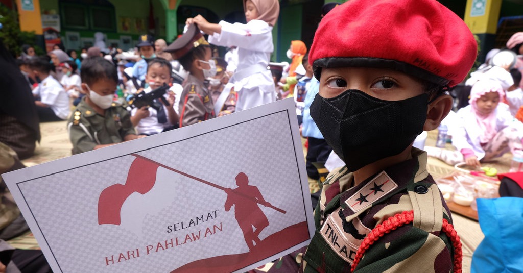 14 Contoh Sikap dan Cara Menghargai Jasa Para Pahlawan