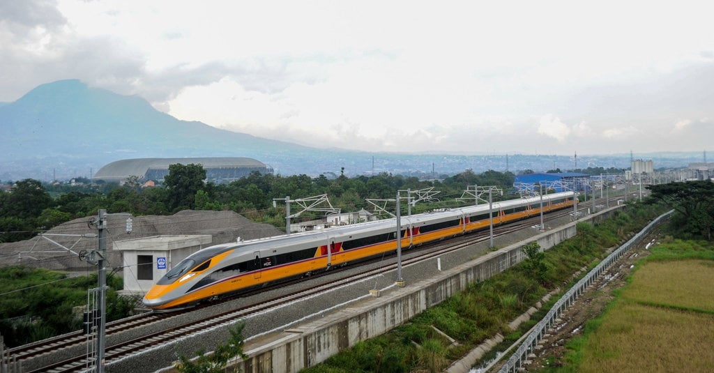 Kejar Izin Operasional, KCIC dan Kemenhub Uji Coba Kereta Cepat