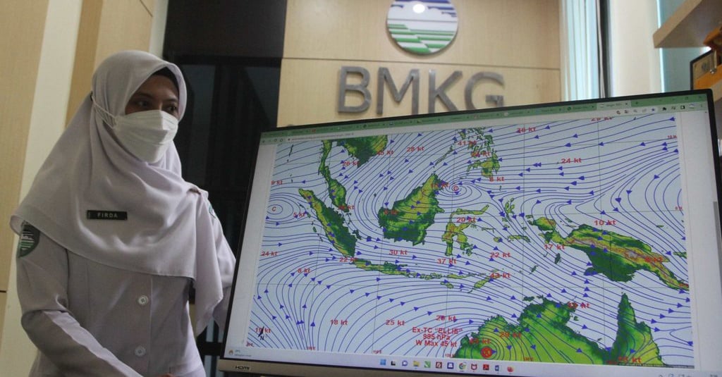 BMKG Imbau Warga Bali-NTT Waspada Dampak Bibit Siklon Tropis 98S