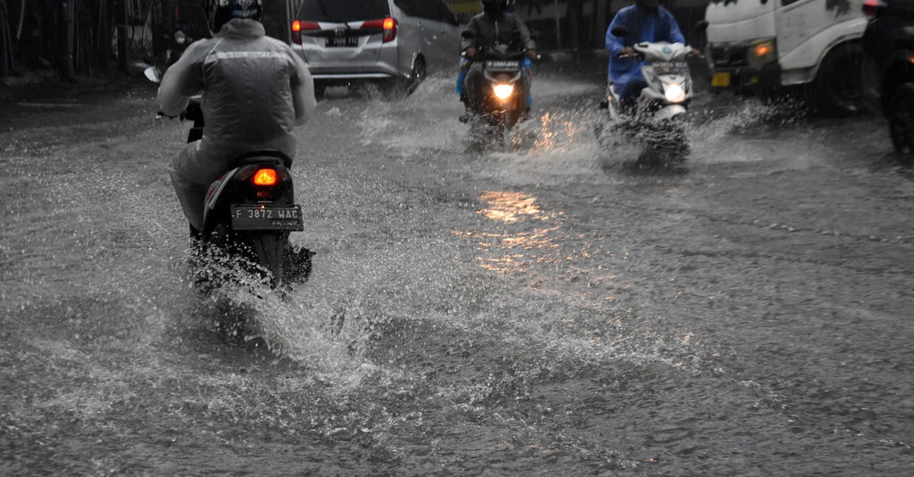 8 Ruas Jalan di Jakarta Tergenang Banjir hingga 30 Cm