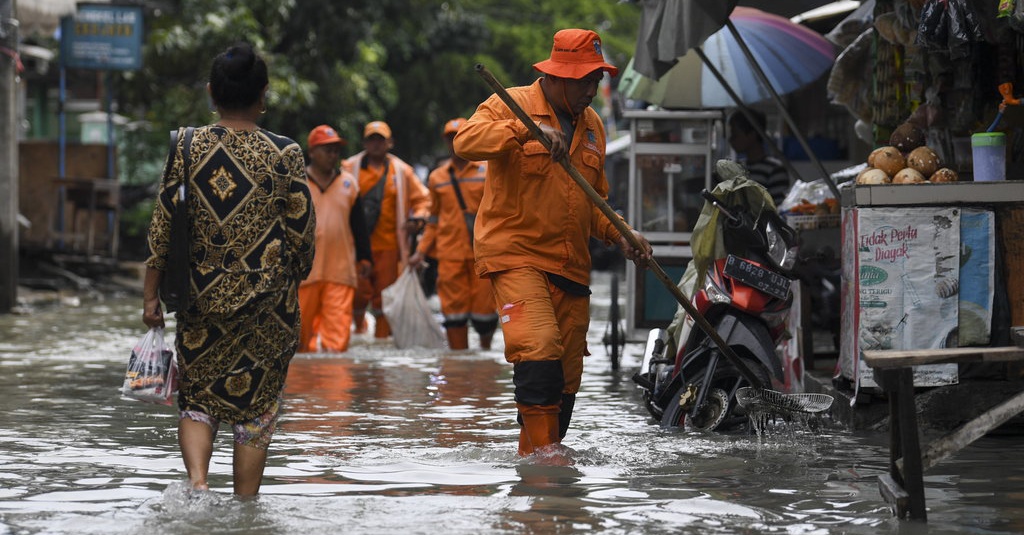 Sejumlah TPS di Jakarta Terendam Banjir akibat Hujan Deras