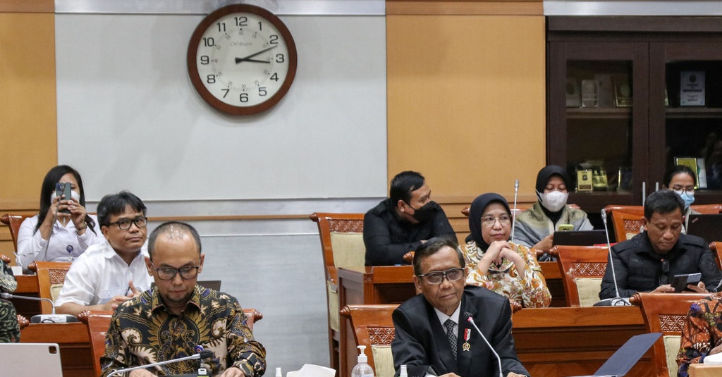 Profil Mahfud MD Dan Isi Debat Dengan DPR Soal Dana Rp349 T