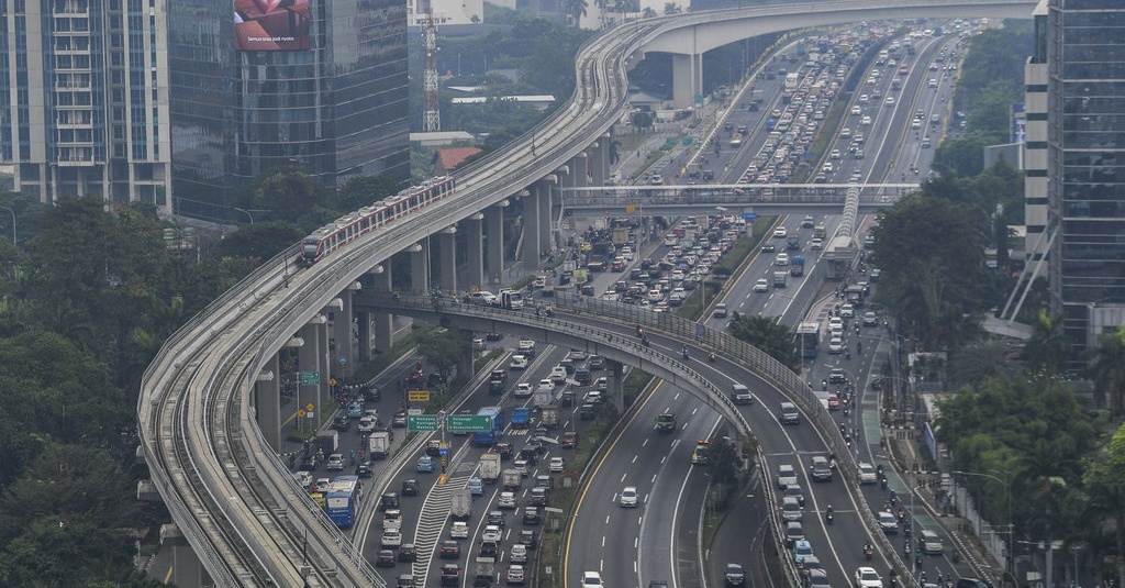 KLHK Ungkap Kendaraan Penyumbang Terbanyak Polusi di Jakarta