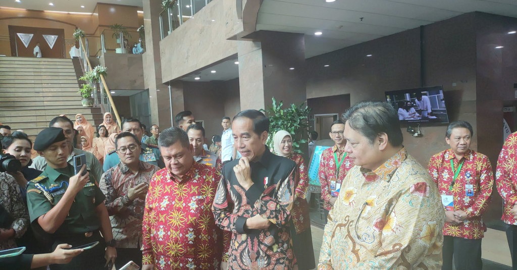 Jokowi Tepis Ekspor Pasir Muluskan Investasi Singapur ke IKN