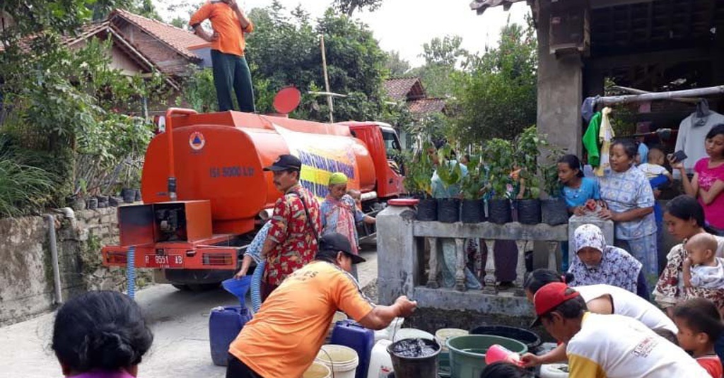 BPBD Cilacap Salurkan 21 Tangki Air Untuk 4 Desa Yang Kekeringan