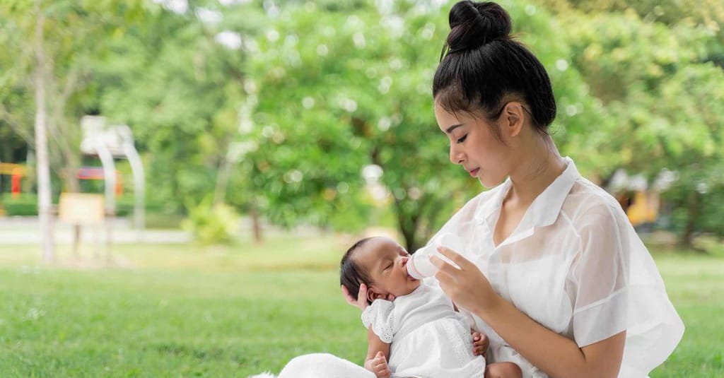 Kapan Bayi Baru Lahir Boleh Keluar Rumah dan Tips Amannya?