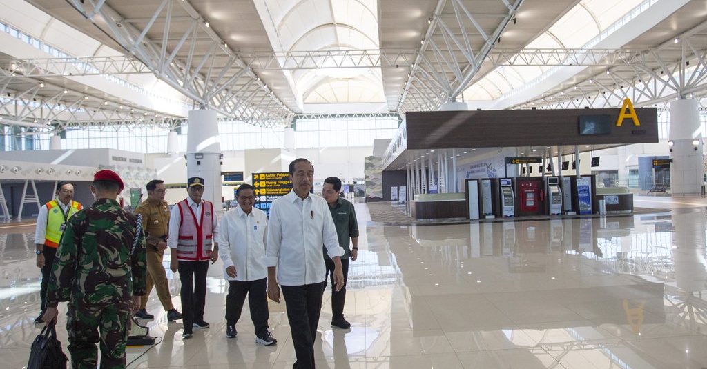 Jokowi Ingin Pindahkan Pindad & PTDI Dekat Bandara Kertajati