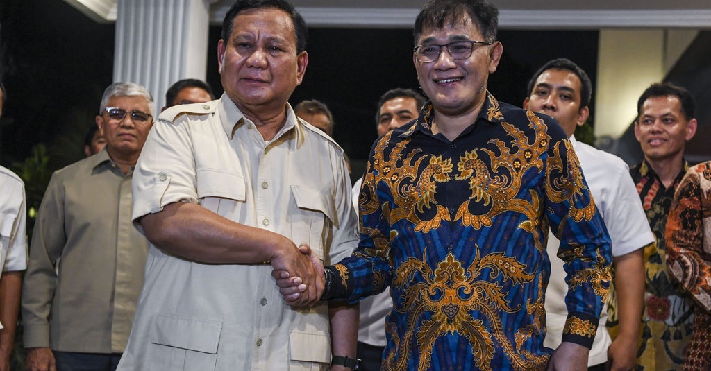 PDIP Klaim Effendi Simbolon & Budiman Sudjatmiko Masih 'Merah'