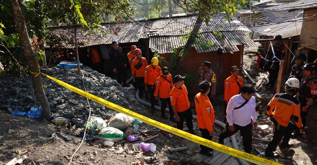 8 Warga Bogor Terjebak di Lubang Tambang Emas Ilegal di Banyumas