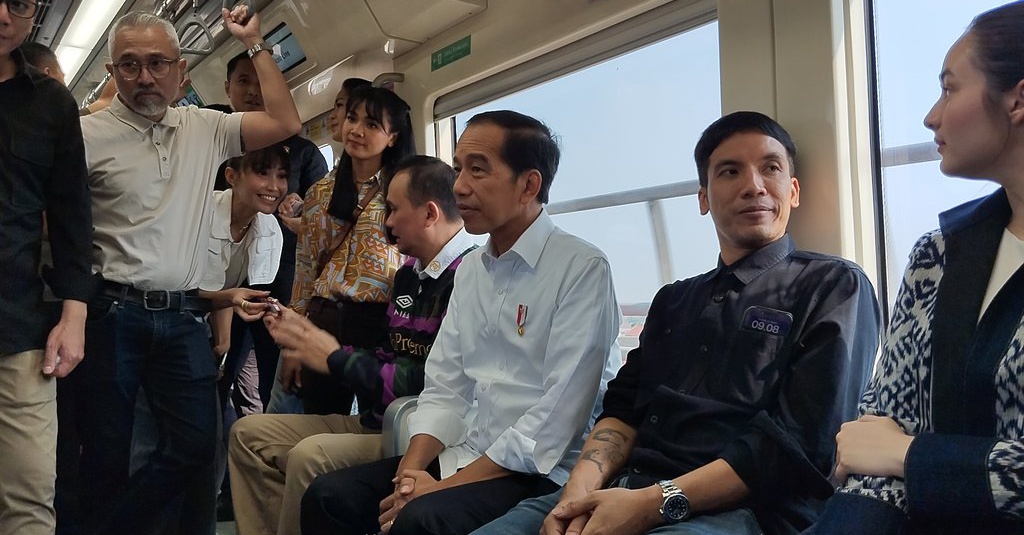 Jokowi Ungkap LRT Jabodebek akan Diresmikan 26 Agustus 2023