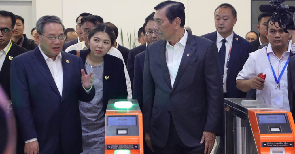 Jokowi Minta Luhut Urusi Integrasi Transportasi Publik Jabodebek