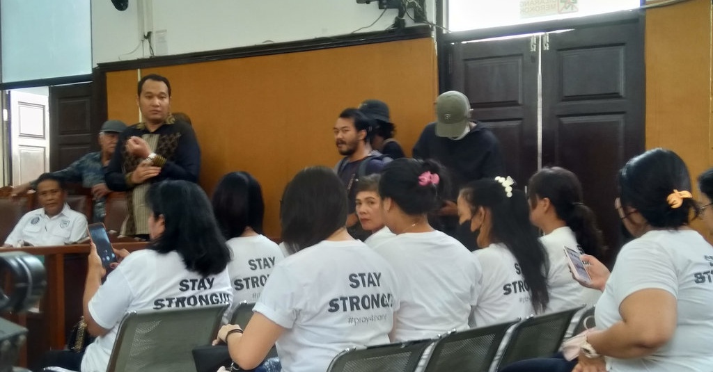 Keluarga Shane Hadir di PN Jakarta Selatan, Duduk Paling Depan