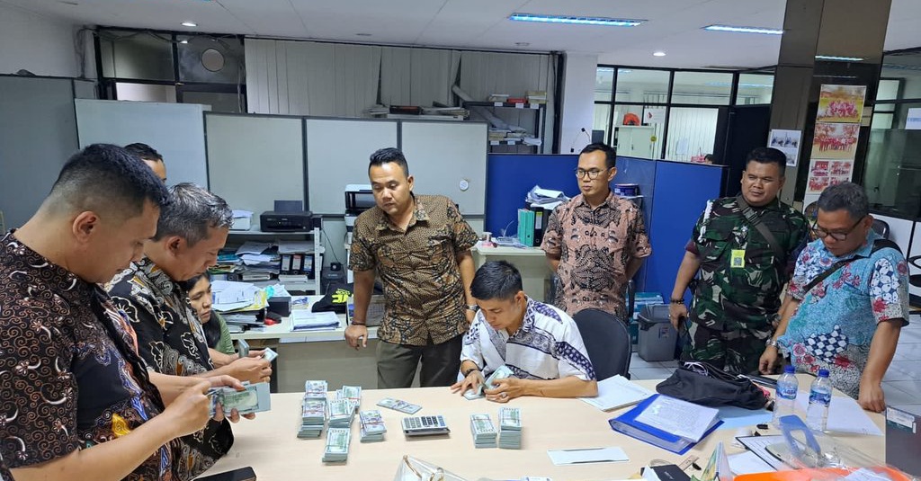 Kejagung Geledah 3 Perusahaan di Kasus Tol MBZ, Sita US$354 Ribu