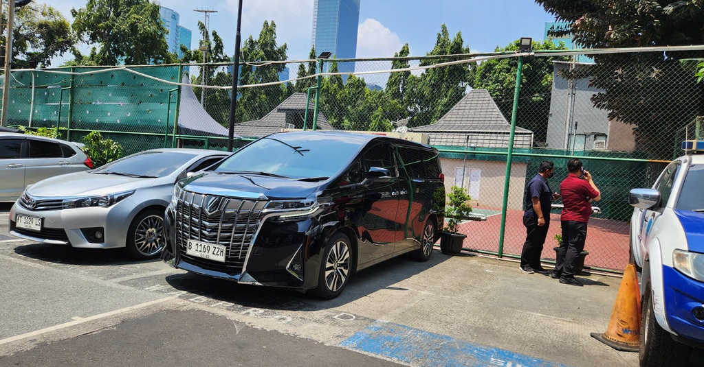 Mentan Syahrul Yasin Limpo Datangi Polda Metro Jaya