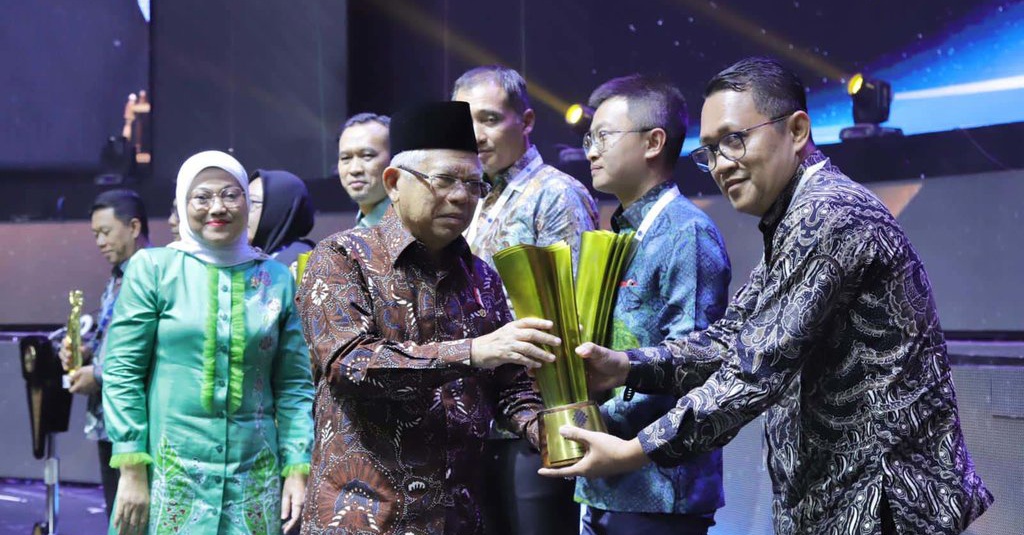 Wapres Serahkan Penghargaan Naker Award 2023