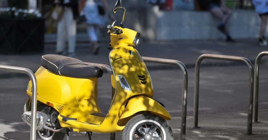 Info Harga Vespa Matic Second, Baru, dan Simulasi Kreditnya