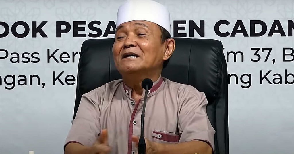 Profil Buya Syakur: Wafatnya Ulama Kharismatik Dari Indramayu