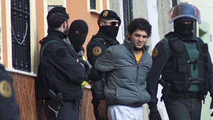Polisi Denmark Tangkap 4 Orang Rekrutan ISIS Polisi Denmark Tangkap 4 Orang Rekrutan ISIS