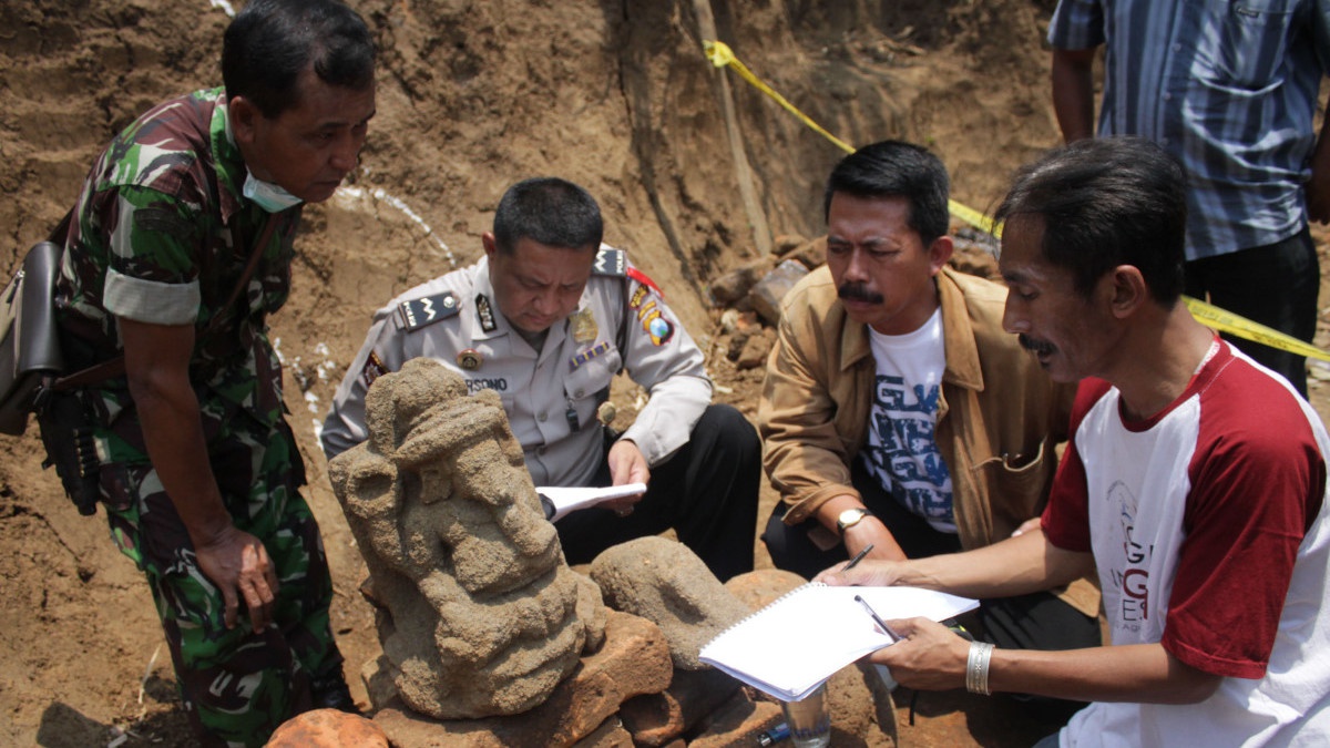 Ekskavasi Warga Ngurawan Ungkap Situs Majapahit Ekskavasi Warga Ngurawan Ungkap Situs Majapahit