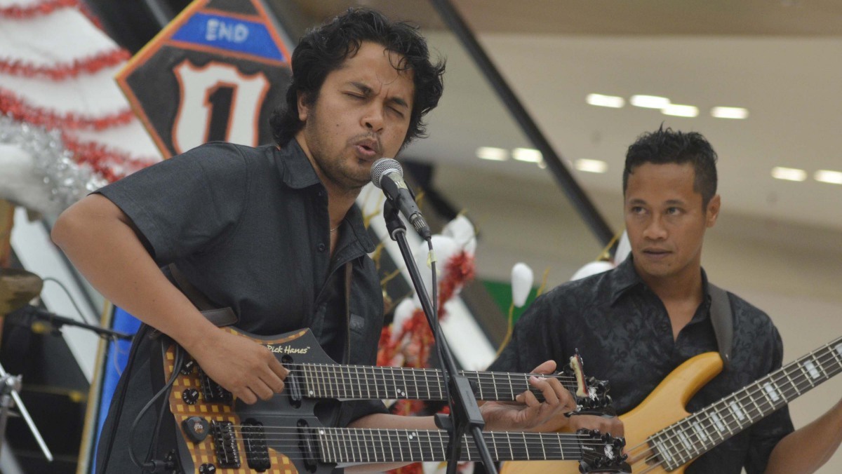 Balawan - Mr.D Padukan Jazz dan Musik Tradisional Balawan - Mr.D Padukan Jazz dan Musik Tradisional