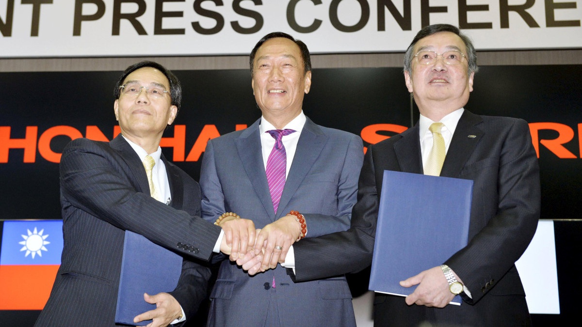 Berharap pada Tuan Baru Sharp Berharap pada Tuan Baru Sharp