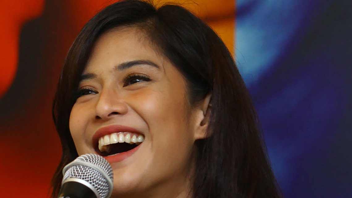 Tips Selfie Ala Dian Sastrowardoyo Tips Selfie Ala Dian Sastrowardoyo