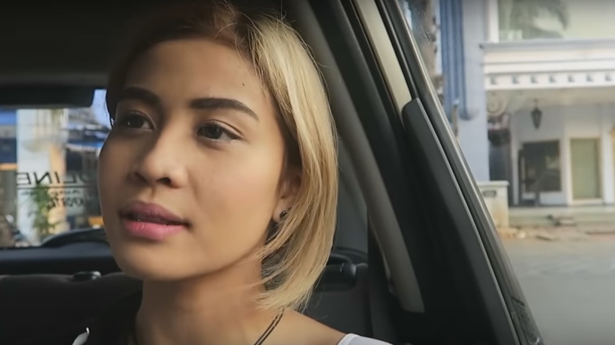 Awkarin dan Alat Permak Suara Bernama Autotune Awkarin dan Alat Permak Suara Bernama Autotune