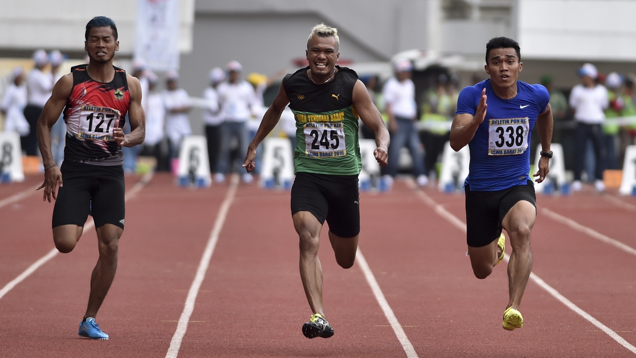Adu Cepat Sprinter di Nomor Lari 100 Meter Putra Adu Cepat Sprinter di Nomor Lari 100 Meter Putra