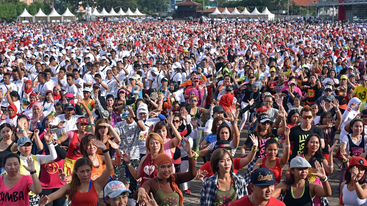Upaya Pemecahan Rekor Tari Zumba Upaya Pemecahan Rekor Tari Zumba
