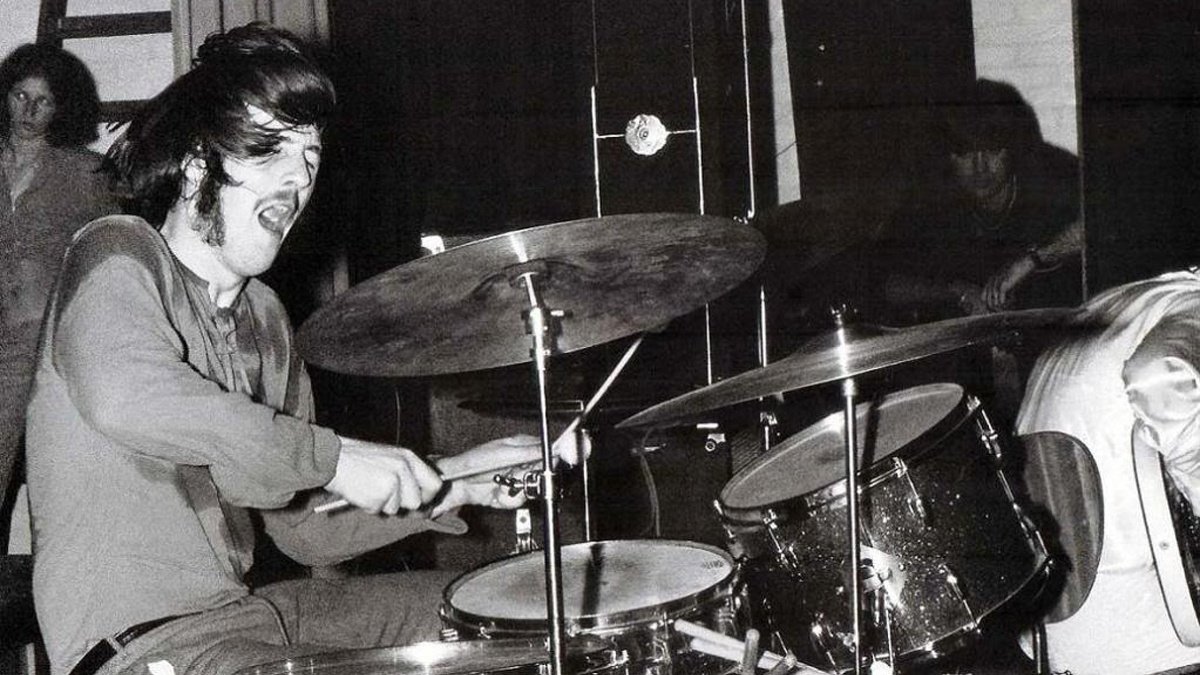 Apalah Arti Led Zeppelin Tanpa Gebukan Bonzo Apalah Arti Led Zeppelin Tanpa Gebukan Bonzo