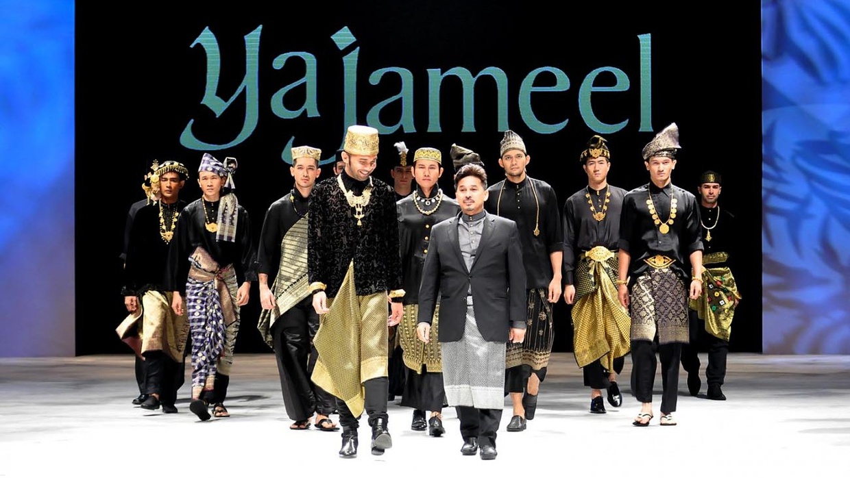 Setelah Batik, Saatnya Sarung Mendunia Setelah Batik, Saatnya Sarung Mendunia