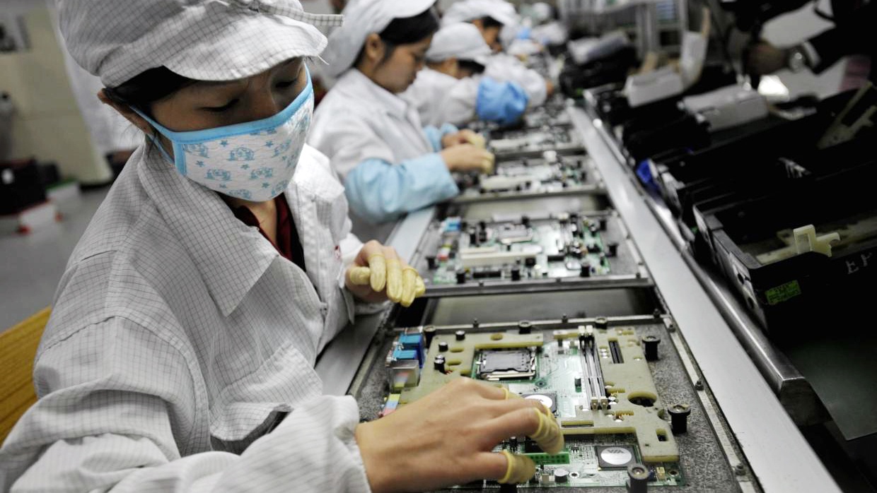 Cina Menguasai Dunia Lewat Ponsel Pintar Cina Menguasai Dunia Lewat Ponsel Pintar