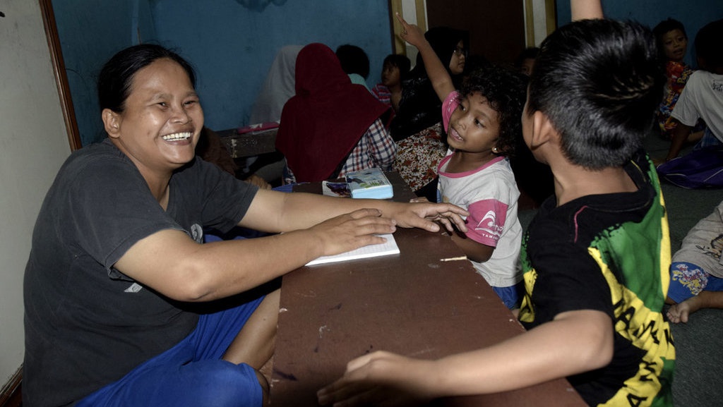Menuntut Ilmu di Rumah Belajar Teko Menuntut Ilmu di Rumah Belajar Teko