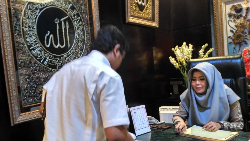 ASPETRI Menutup Klinik Pengobatan Herbal Jeng Ana ASPETRI Menutup Klinik Pengobatan Herbal Jeng Ana
