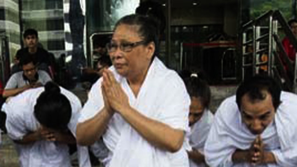 Lia Eden Meninggal karena Stroke dan Jenazahnya Telah Dikremasi Lia Eden Meninggal karena Stroke dan Jenazahnya Telah Dikremasi