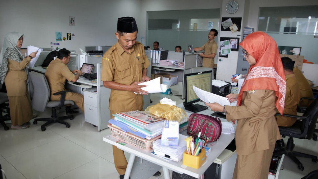 Di Luar Wacana Potongan Zakat, Apa Saja Potongan Gaji Para PNS? Di Luar Wacana Potongan Zakat, Apa Saja Potongan Gaji Para PNS?