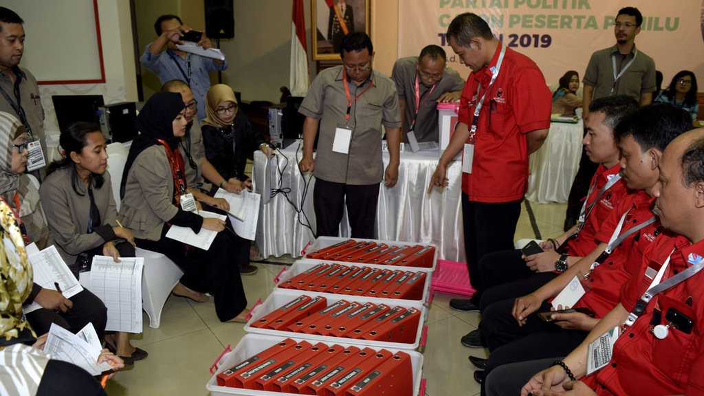 PDIP Resmi Mendaftarkan Diri Jadi Peserta Pemilu 2019 PDIP Resmi Mendaftarkan Diri Jadi Peserta Pemilu 2019