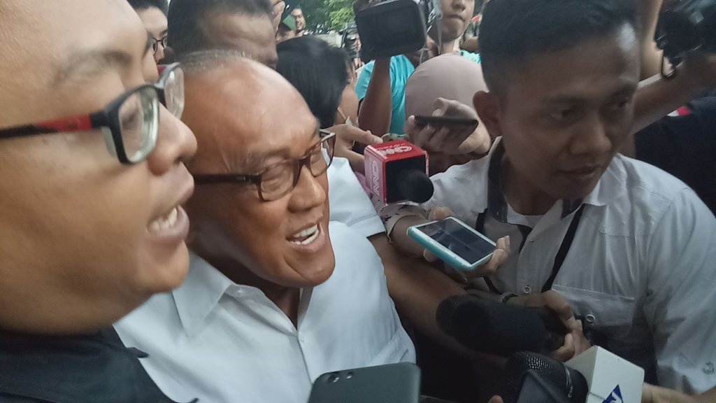 Ical Masih Lihat Situasi untuk Gelar Munaslub Gantikan Novanto Ical Masih Lihat Situasi untuk Gelar Munaslub Gantikan Novanto