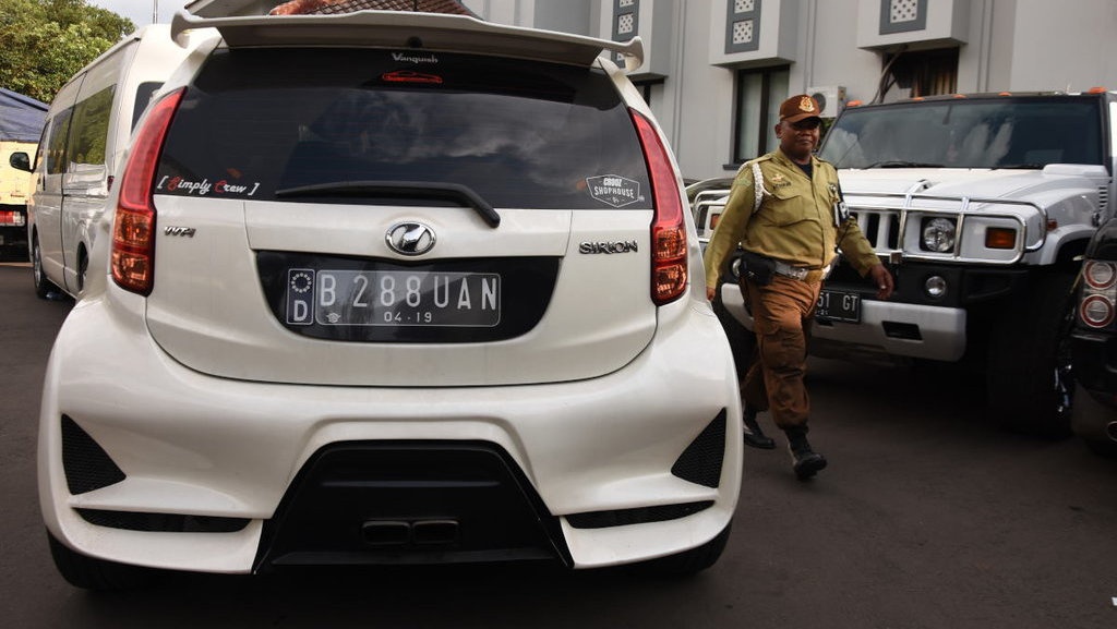 Ke Mana Hilangnya Mercedes Benz Milik Andika First Travel? Ke Mana Hilangnya Mercedes Benz Milik Andika First Travel?