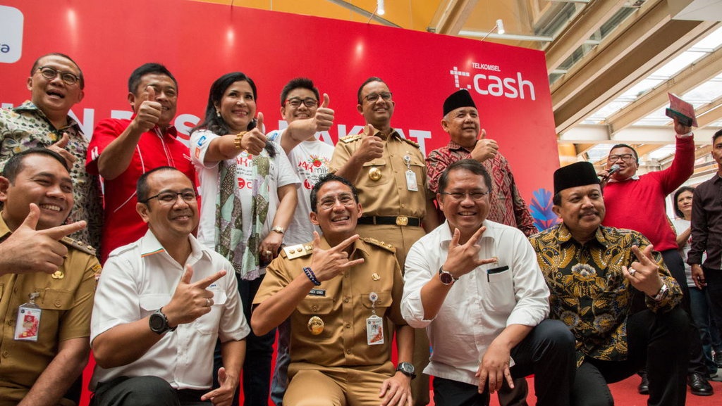 Anies Teken Pergub IUMK: Apa Untungnya Buat Warga? Anies Teken Pergub IUMK: Apa Untungnya Buat Warga?
