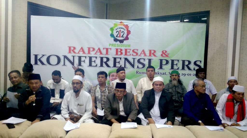 Apa Beda Persaudaraan Alumni 212 dengan Presidium Alumni 212? Apa Beda Persaudaraan Alumni 212 dengan Presidium Alumni 212?